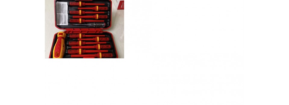 Набор КВТ: диэлектрическая отвертка и биты 